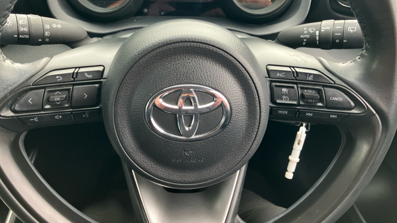 Toyota Yaris 1.5 Hybrid Design 5dr CVT Hybrid Hatchback